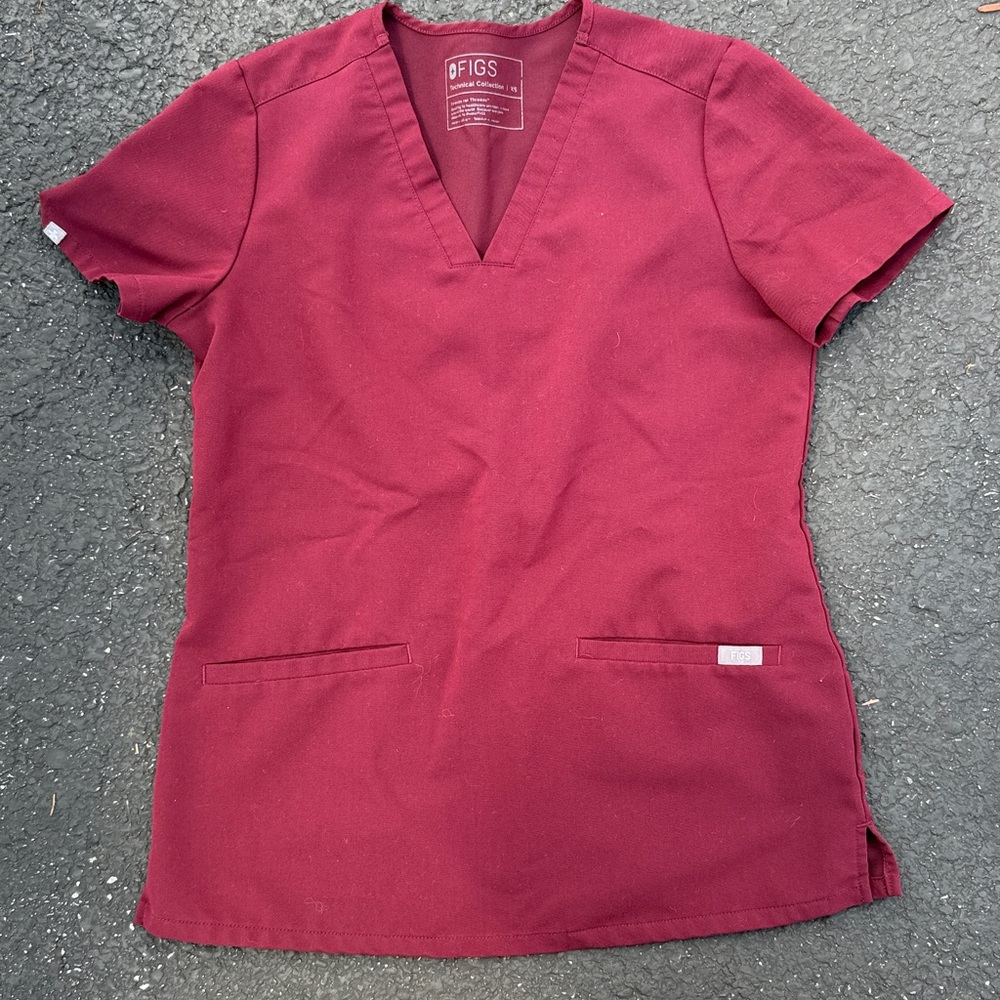 Figs Burgundy XS top